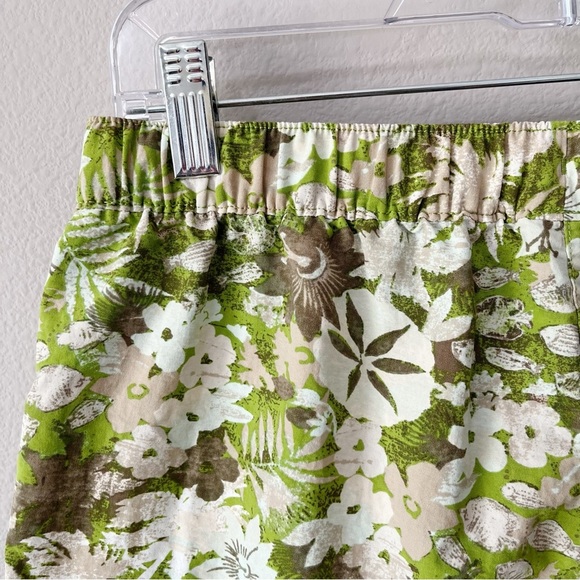 Patagonia Barely Baggies 2 1/2" Shorts Green Tropical Printed Frond Botanical M - Picture 5 of 9